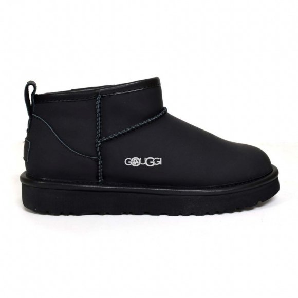 Classic Ultra Mini Leather Black - 41